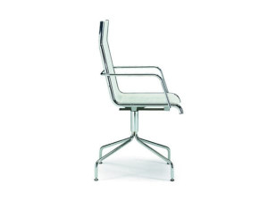 Кожаное вращающееся офисное кресло с подлокотниками