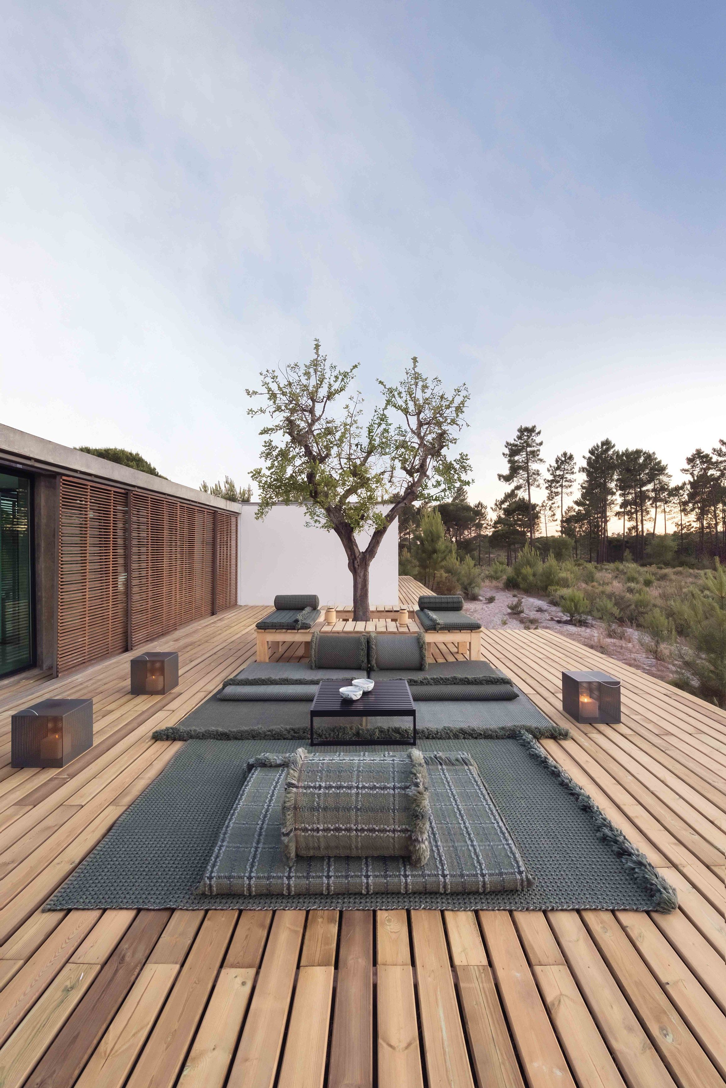 Наружная цилиндрическая полипропиленовая клетчатая подушка GAN Garden Layers ARCH-00079774 - Вид №6