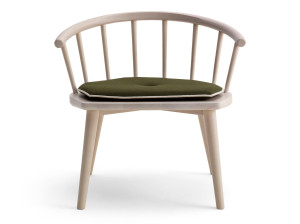 Кресло из бука с подлокотниками