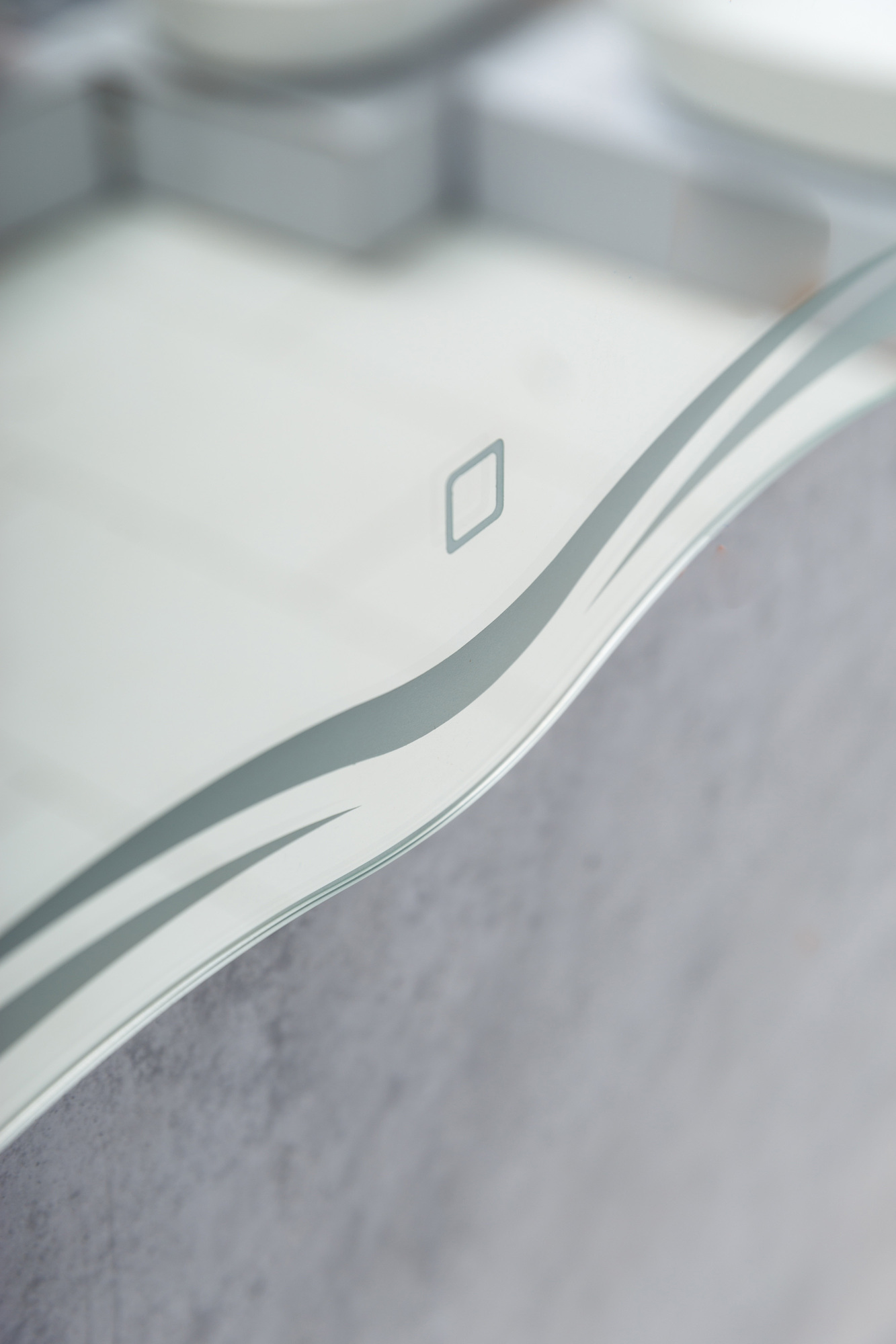 Зеркало с встроенным светильником и сенсорным выключателем BelBagno SPC-OND-600-800-LED-TCH  - Вид №2