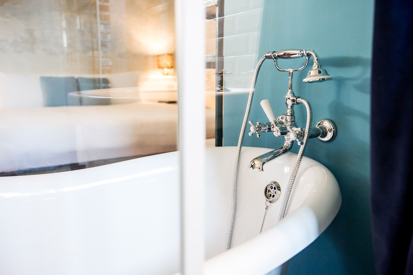 Настенный смеситель для ванны с 2 отверстиями и ручным душем Park Avenue Hopkins ARCH-00135195 - Вид №1