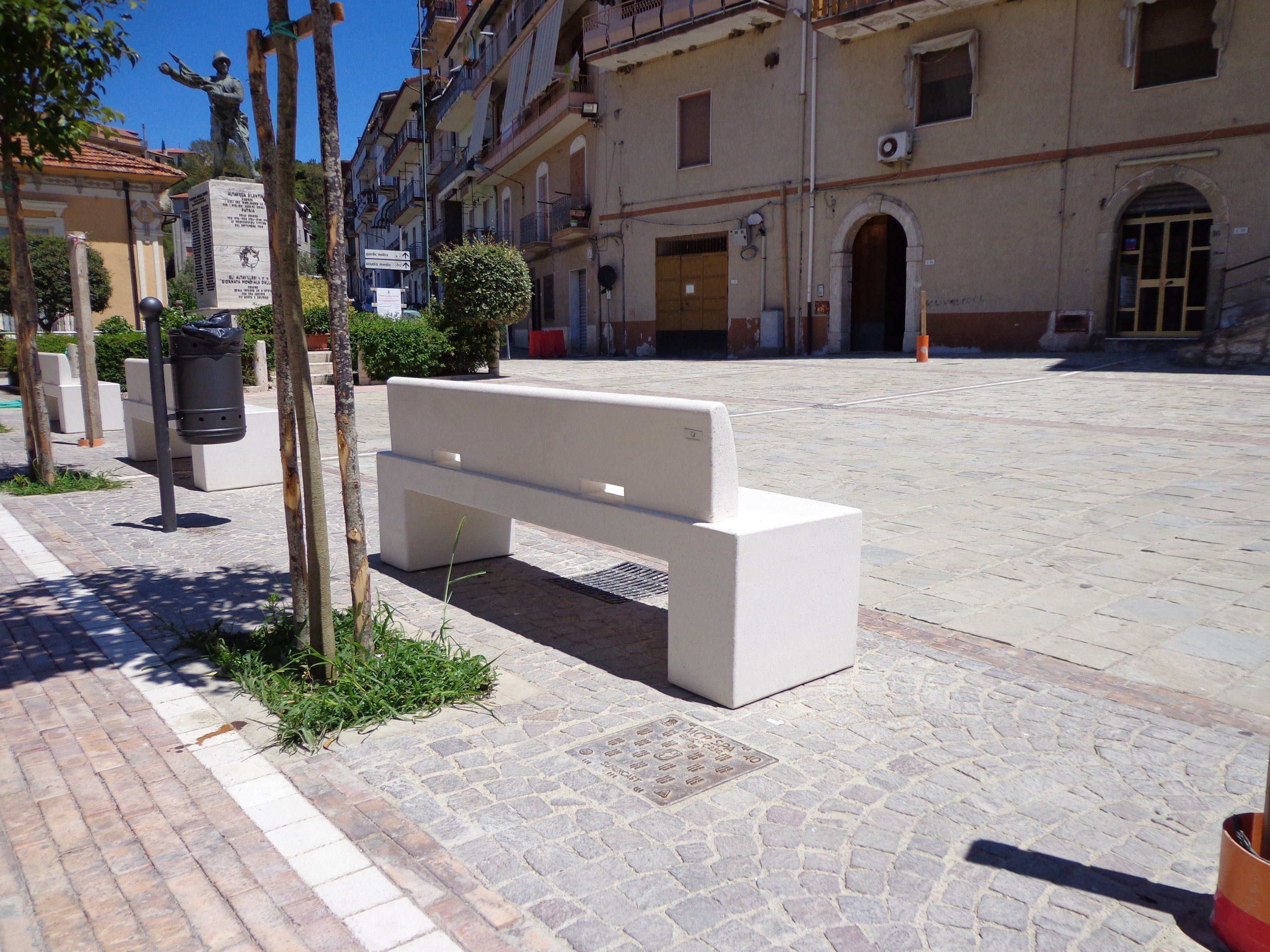 Скамейка из композитного материала со спинкой Viscio Urban Design GIOTTO ARCH-00005844 - Вид №1