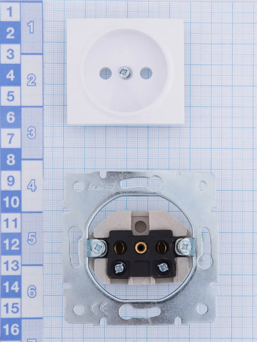KARINA Розетка бз белый LEZARD 707-0288-121В - Вид №2