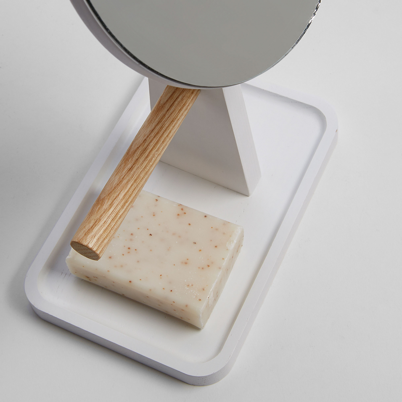 Зеркало настольное круглое с подставкой Lydianne от La Forma LA FORMA ДИЗАЙНЕРСКИЕ 299032 Белый  - Вид №2