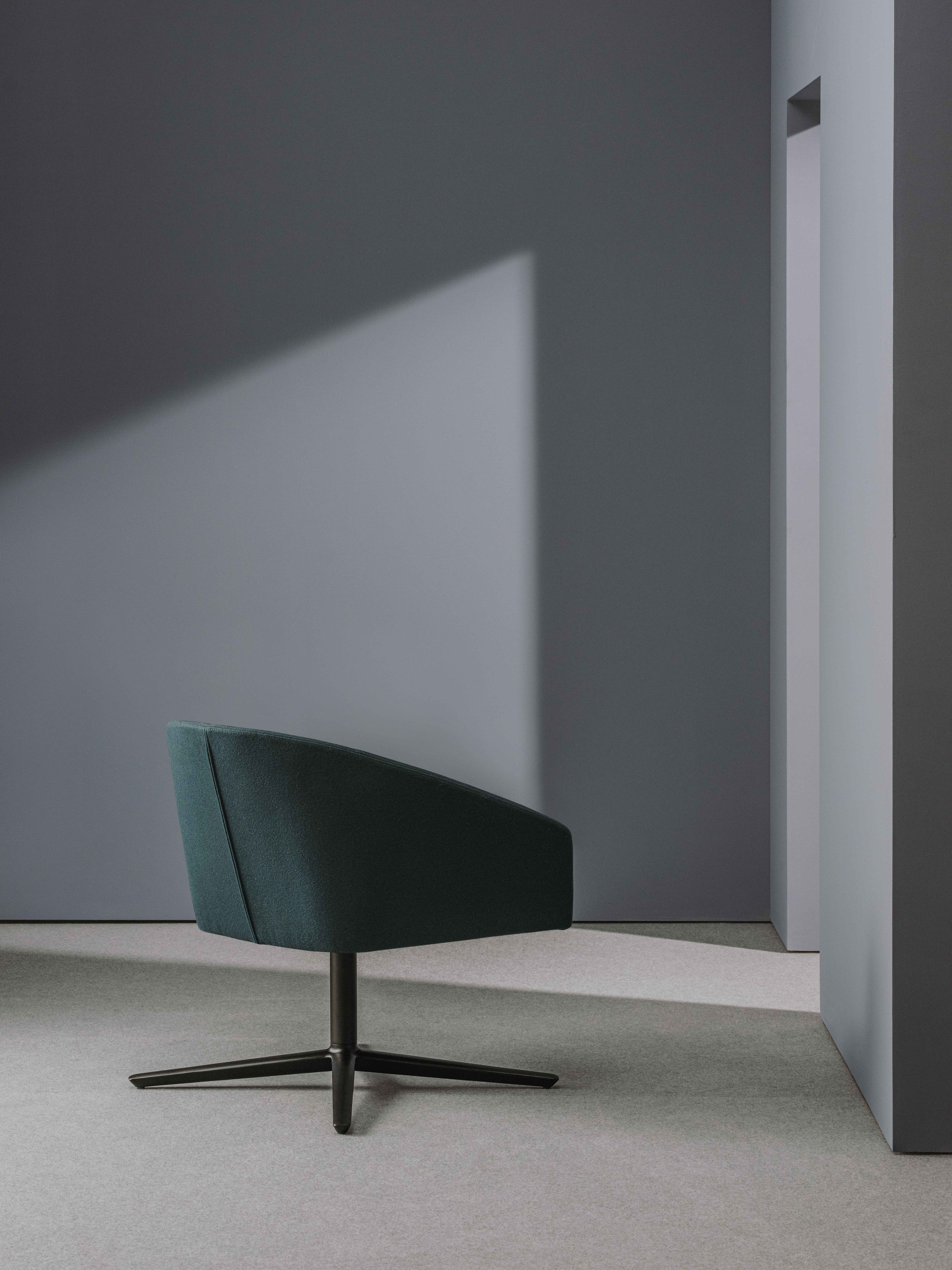 Спицевое вращающееся кресло с подлокотниками Andreu World бренди ARCH-00057294 - Вид №1