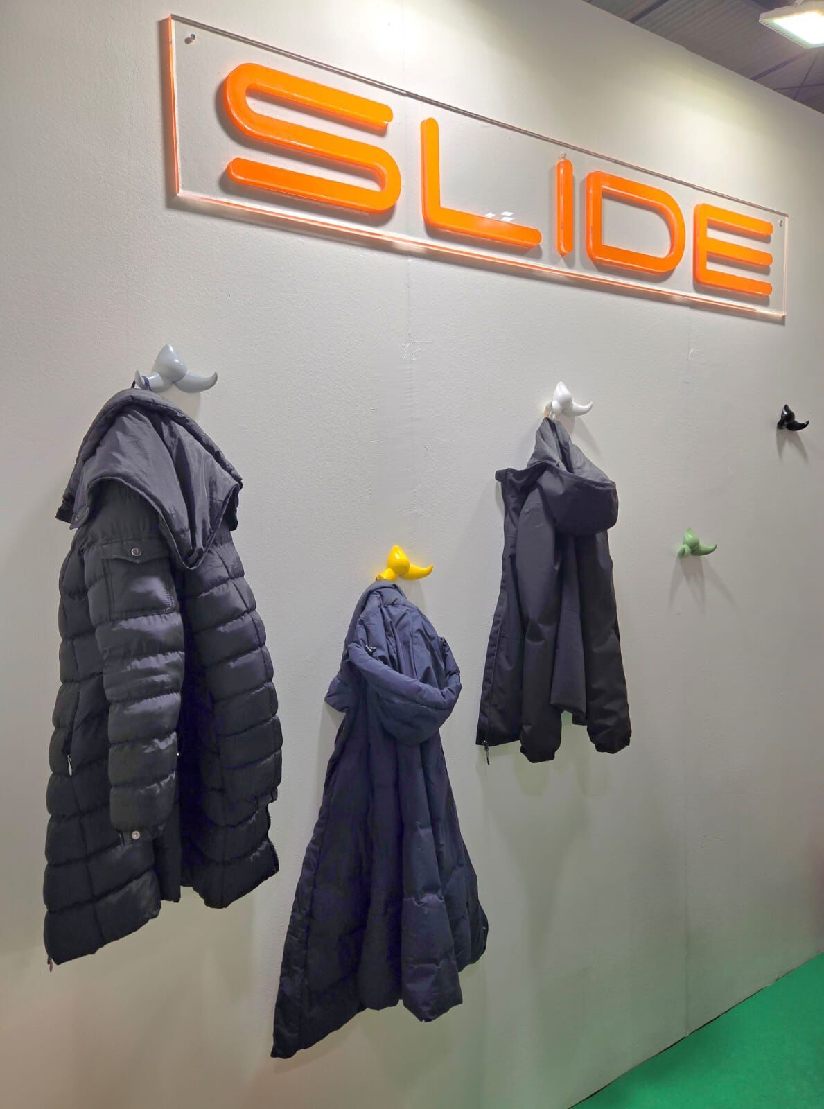 Настенная вешалка из смолы SLIDE BAFFO ARCH-00061270 - Вид №1