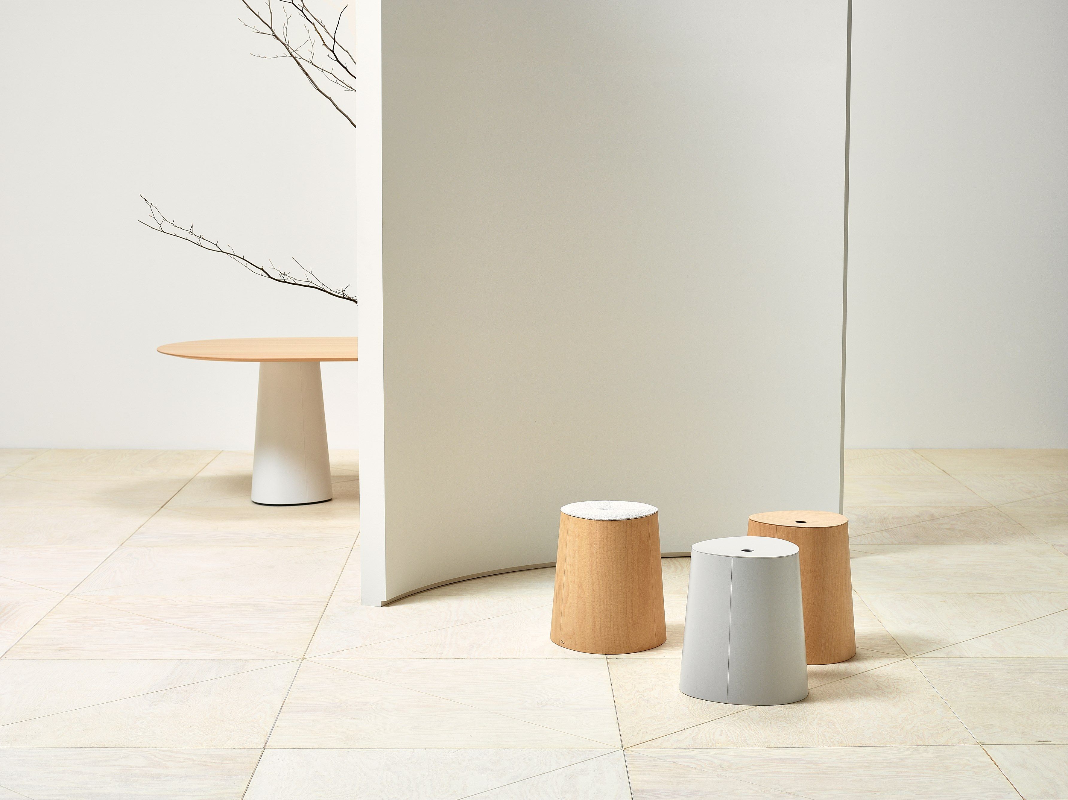 Деревянный штабелируемый стул TON P. O. V ARCH-00103921 - Вид №23