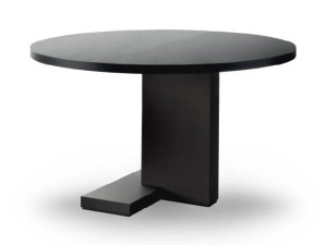 Круглый деревянный стол для встреч