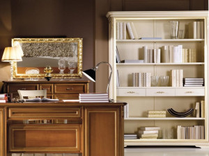 Книжный шкаф из массива дерева с ящиками