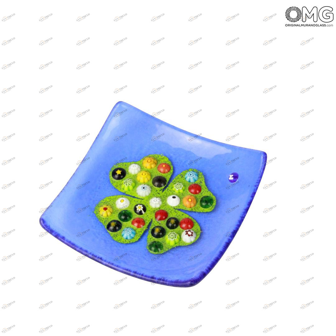 1636 ORIGINALMURANOGLASS Квадратное блюдце Четырехлистник - голубое с мурринами миллефиори - муранское стекло 9 см 