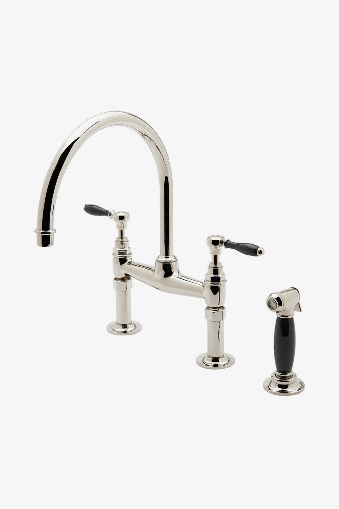 EAKM44 Винтажный кухонный смеситель Easton с двумя отверстиями, перемычка, гусиная шея, ручки из черного фарфора и спрей Waterworks 