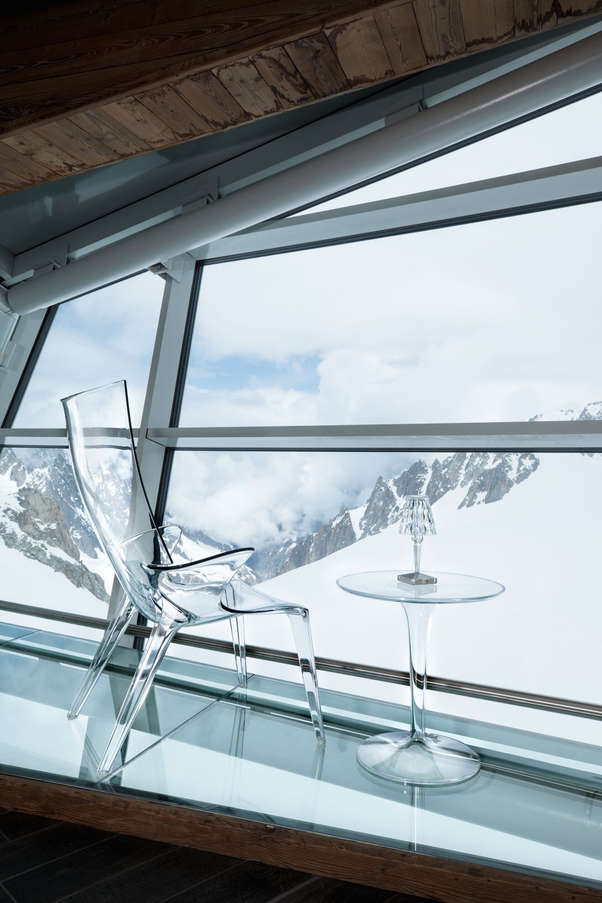 Светодиодная настольная лампа из инженерного пластика с батарейным питанием Kartell BATTERY ARCH-00018992 - Вид №2