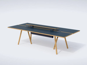 Прямоугольный стол с полкой