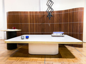 Низкий журнальный столик