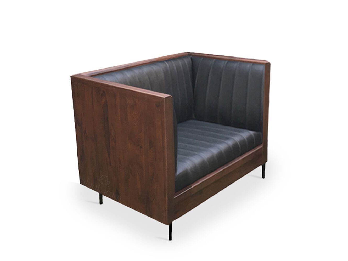 Кресло из тикового дерева и кожи с подлокотниками Alankaram Orah ARCH-00133827