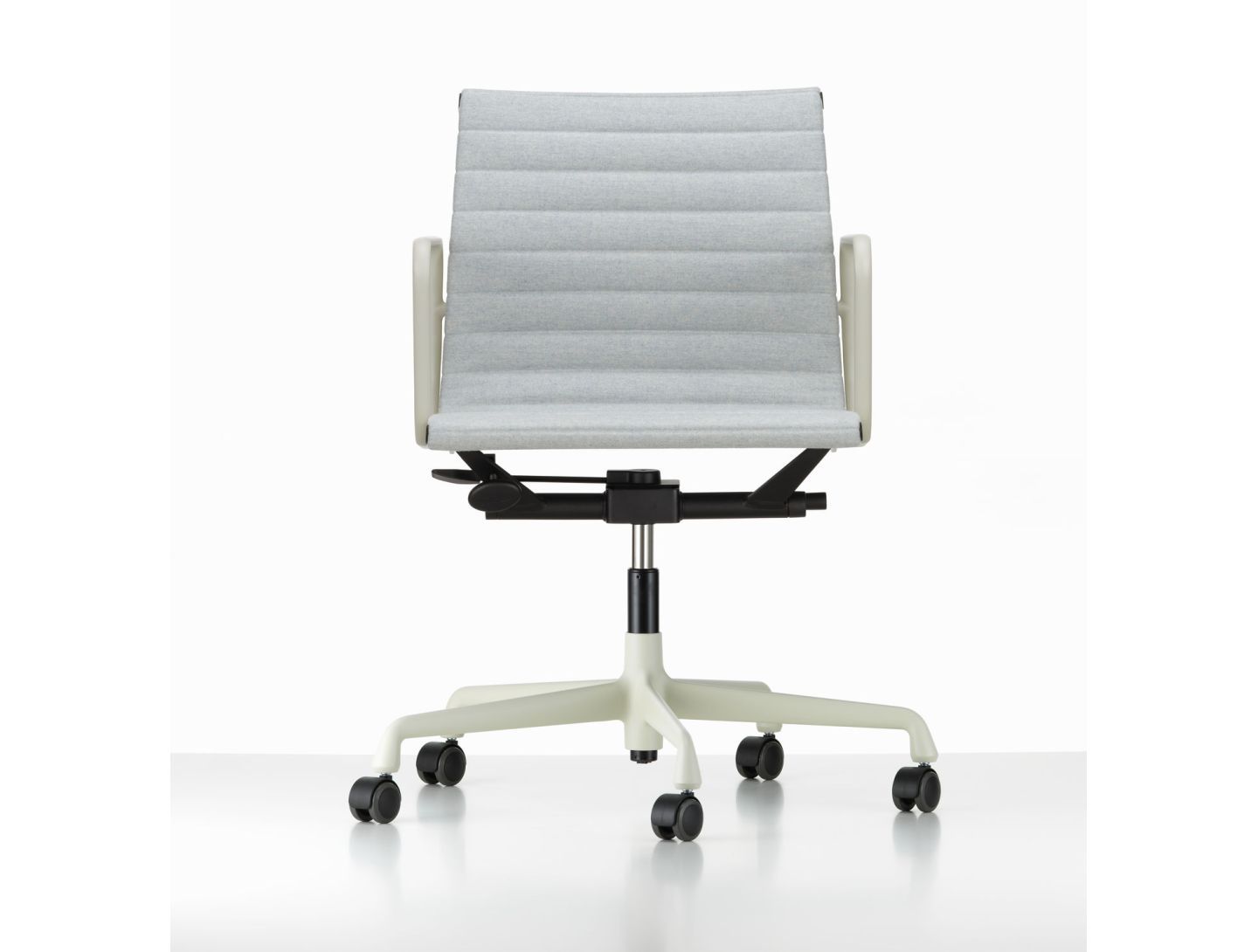 Кожаный поворотный операционный офисный стул с подлокотниками VITRA Eames Aluminium Group ARCH-00047211 - Вид №32