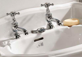 Gentry Home Смеситель для раковины мостик на 2 отверстия 200мм Mayfair Bronze GH102113 - Вид №1