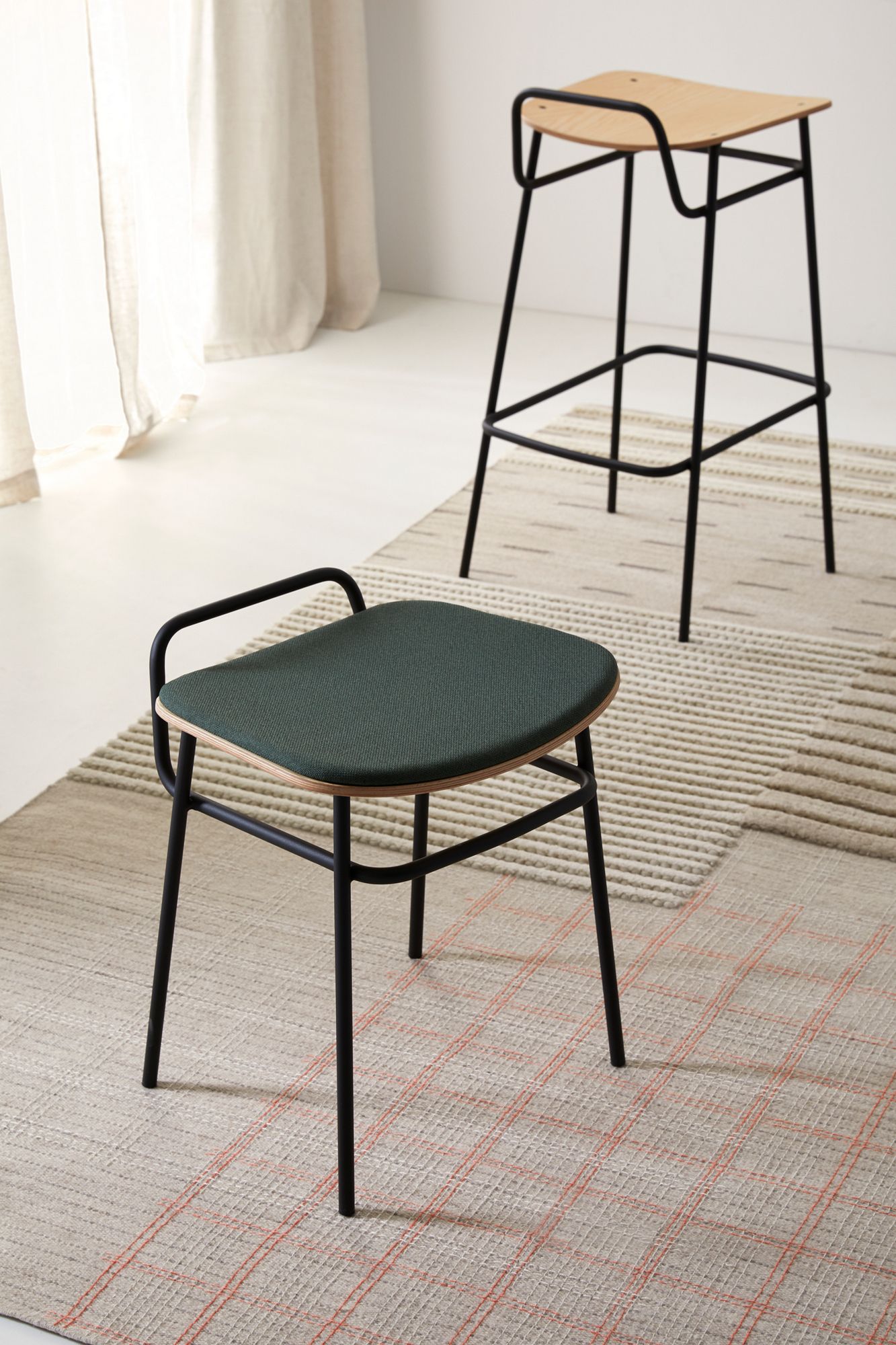 Высокий металлический табурет с подставкой для ног Blasco&Vila Fosca ARCH-00137481 - Вид №10