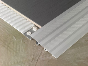 Алюминиевый профиль пола