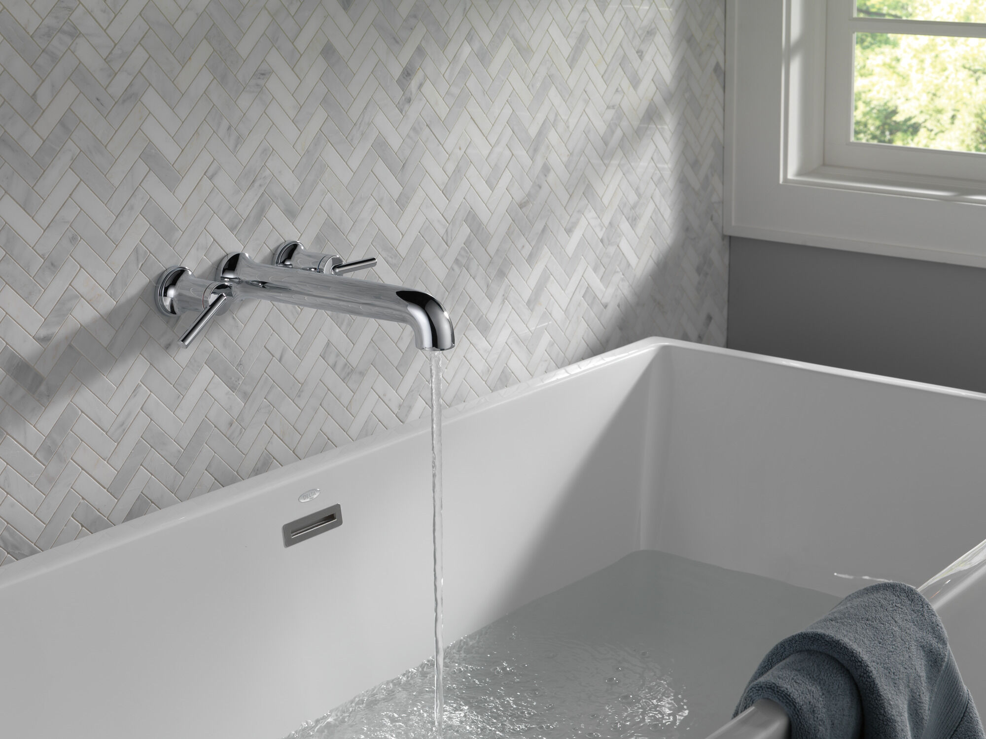 T5759-PNWL Настенный наполнитель ванны Delta Faucet Contemporary Полированный никель - Вид №1