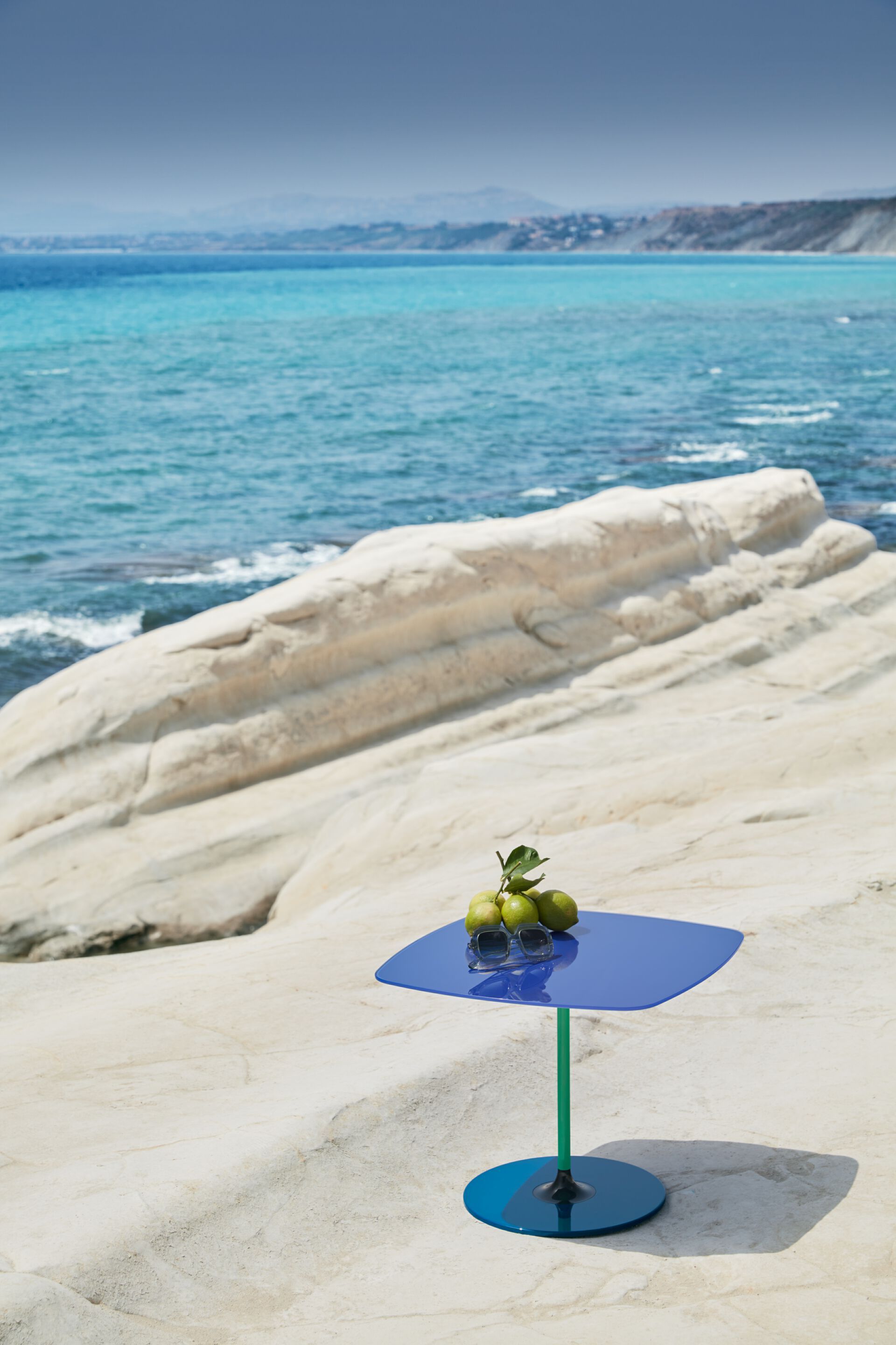 Квадратный журнальный столик с хрустальной столешницей и стальным основанием Kartell Тьерри ARCH-00101470 - Вид №9