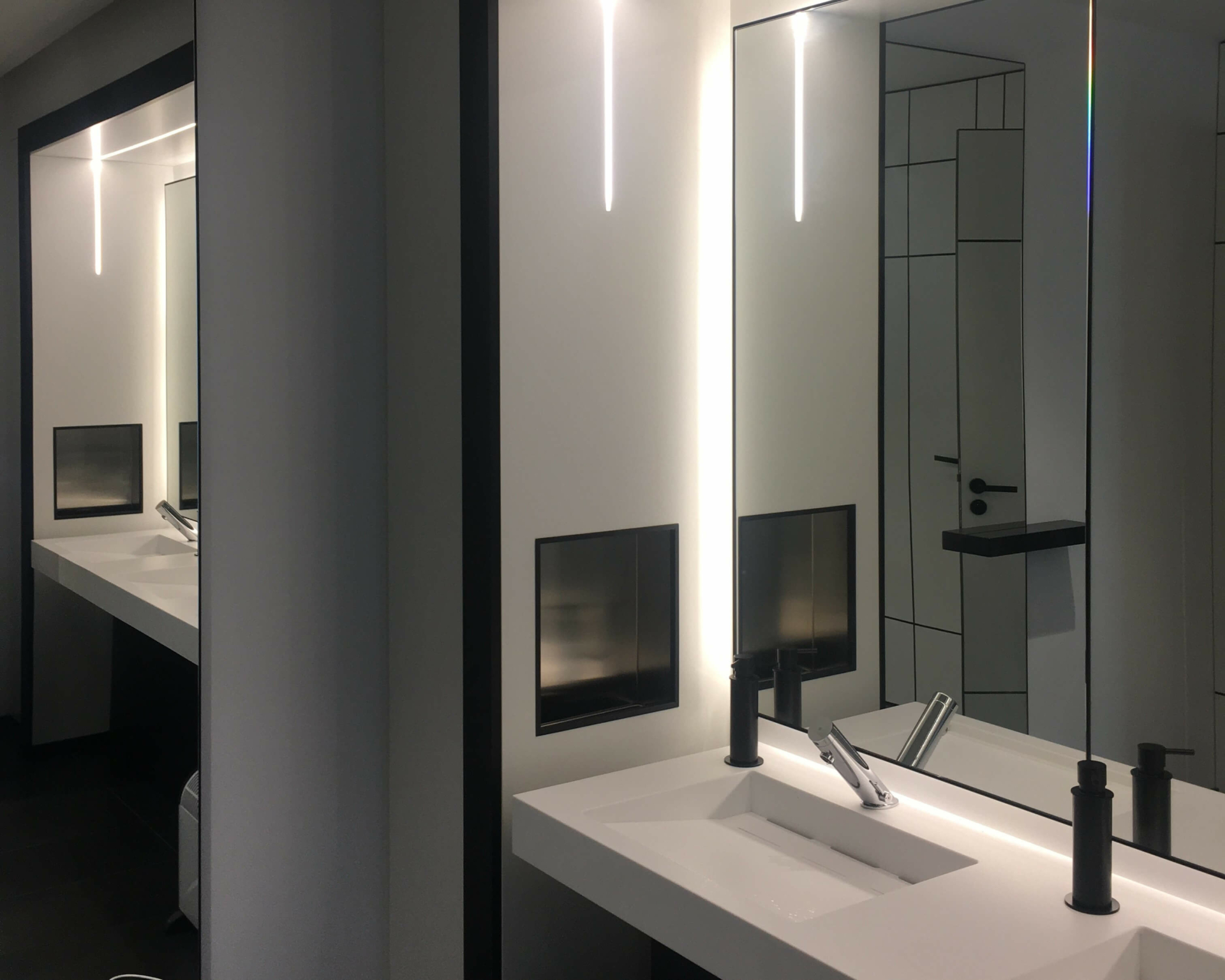 T520-S Встраиваемый комбинированный блок, диспенсер для полотенец и мусорное ведро объемом 20 л, полностью скрытый в стене Duten  - Вид №1