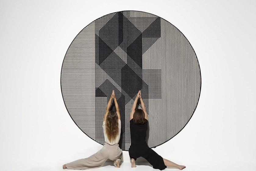 Antonio Lupi Design Круглый коврик из полосатого бархата Tramato Tr822 Antoniolupi  - Вид №1