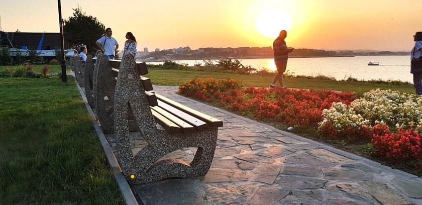 ENCHO ENCHEV - ETE Скамейка из бетона и дерева со спинкой  39  - Вид №11