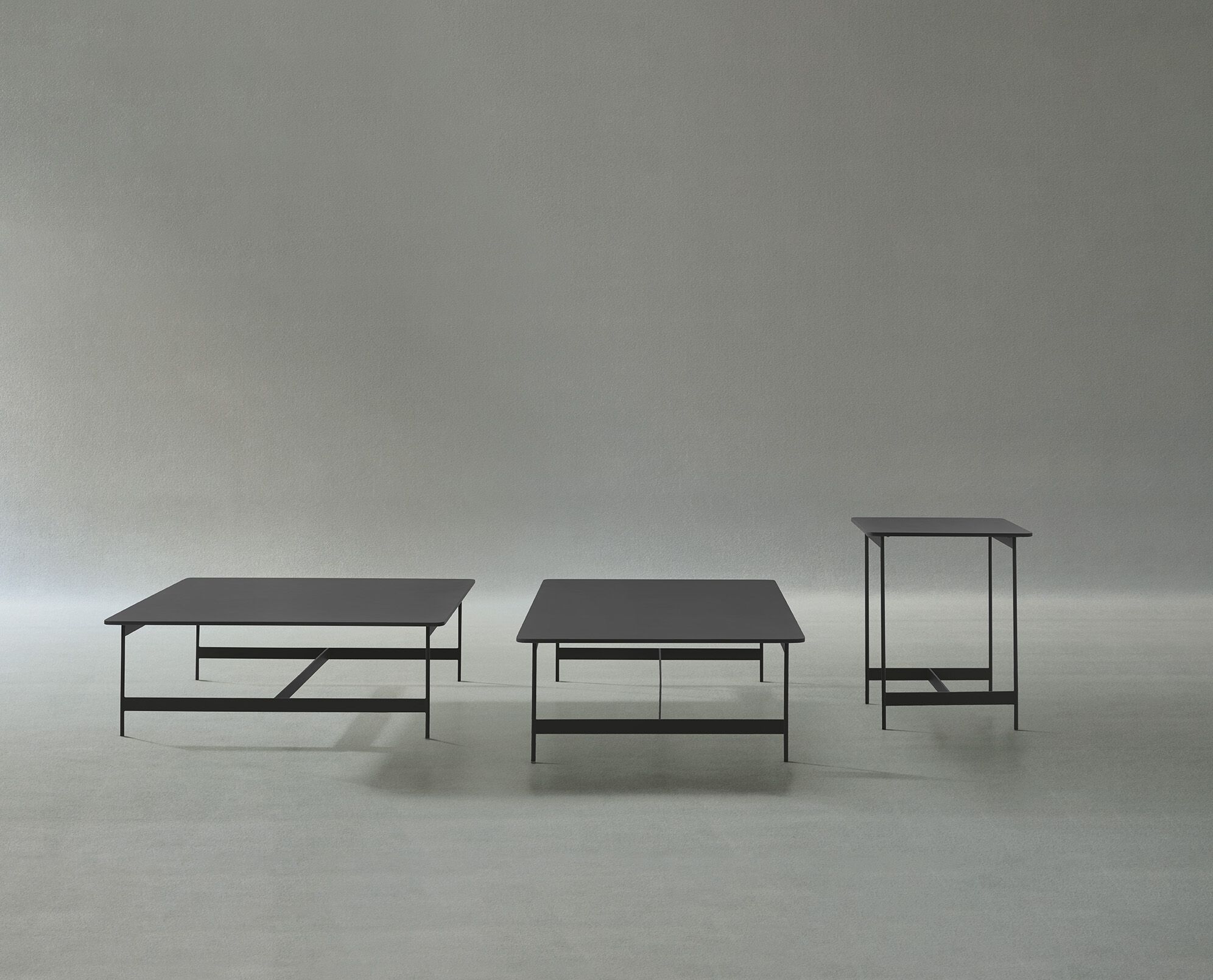 Квадратный металлический садовый журнальный столик с керамогранитной столешницей Potocco Little T ARCH-00071725 - Вид №1