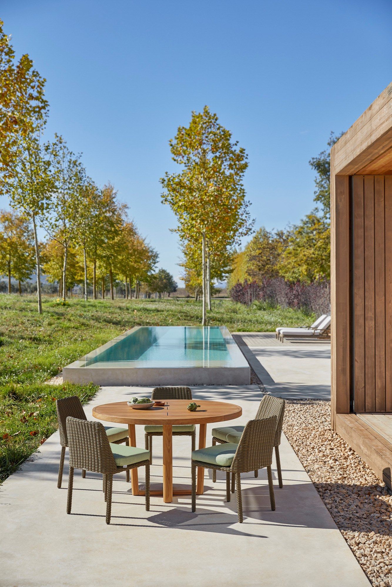 Круглый стол из тикового дерева POINT Heritage ARCH-00153262 - Вид №1