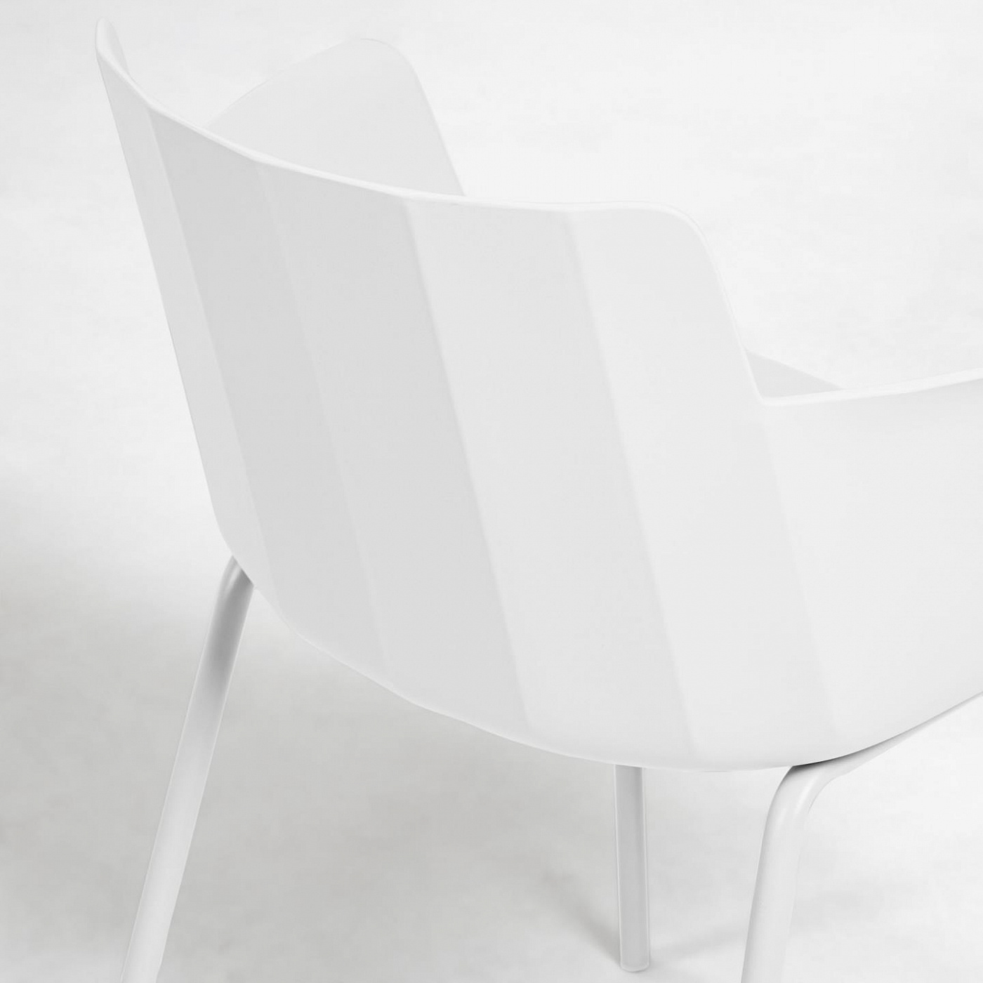 093195 белый стул с подлокотниками La Forma Hannia  - Вид №2