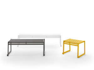 Металлическая скамья без спинки