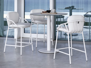 Высокий садовый стол