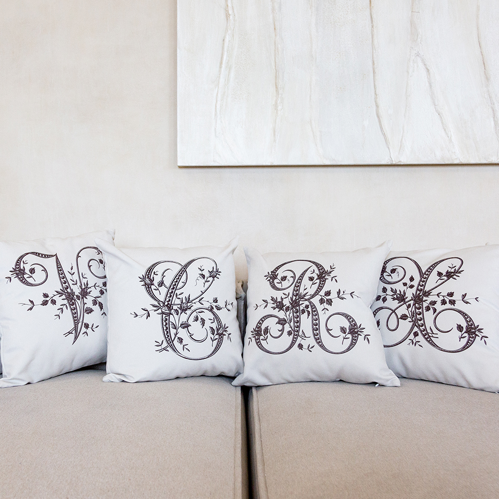 21080560 Арт-подушка «Монограмма буквы U» Object Desire Азбука мечты  - Вид №2