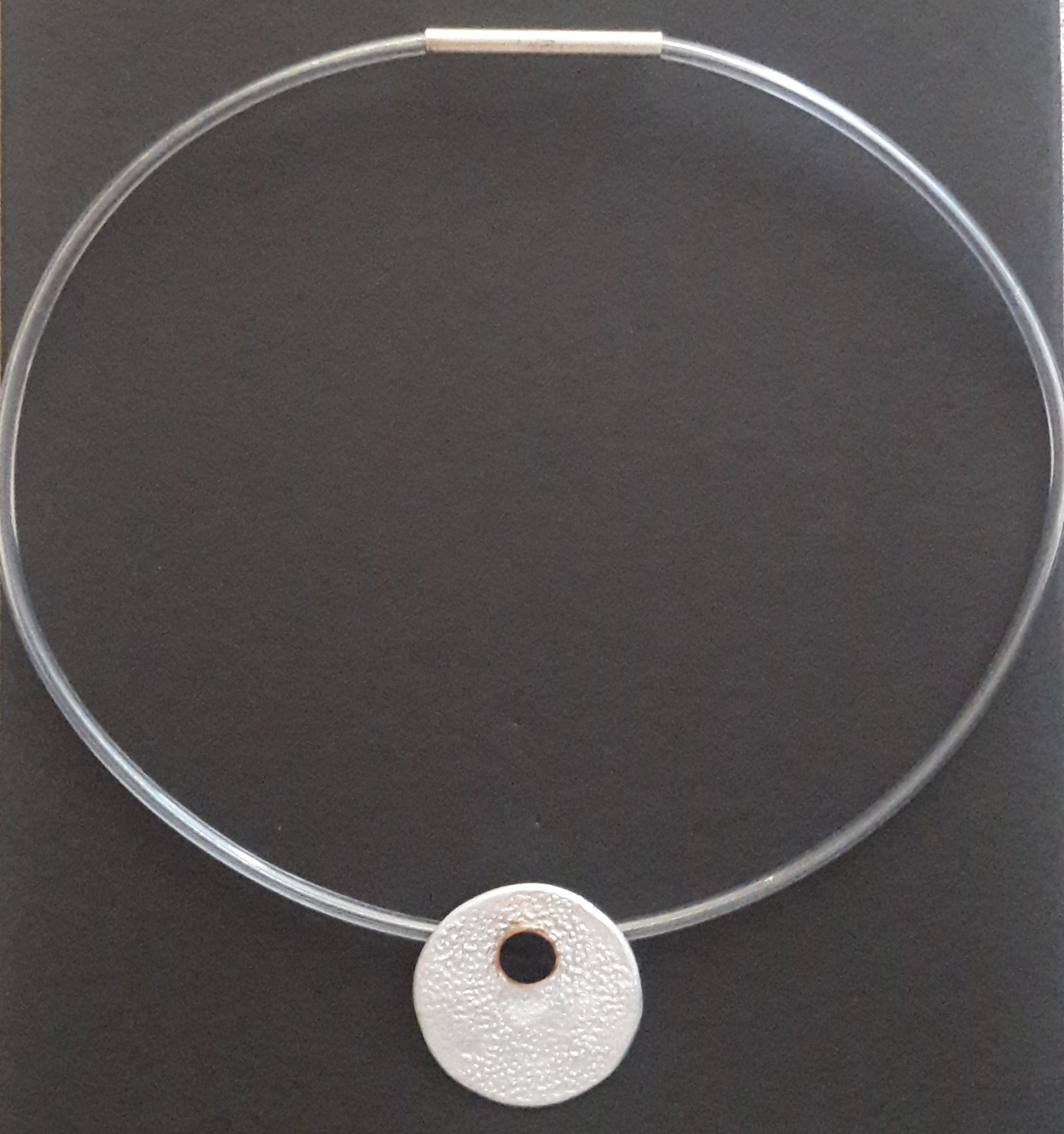 EB2 Колье, алюминий, пластик, вставка черная эмаль, бронза ELENA BERTELLOTTI Santreyd 