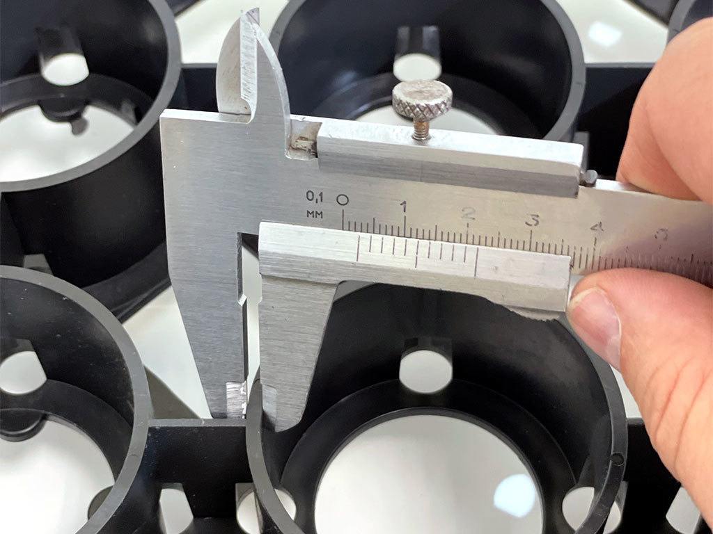 Газонная решетка ЭкоПарк черная 335*335*40мм ГеоПластБорд GPBST-102 - Вид №10