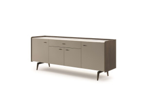 Шкаф из грецкого ореха с распашными дверцами с ящиками