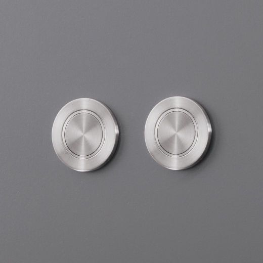 Пара кнопок для двойного смыва Geberit (Omega) цистерны, установленных на панели доступной для контроля  PUL08 CEADESIGN  - Вид №1