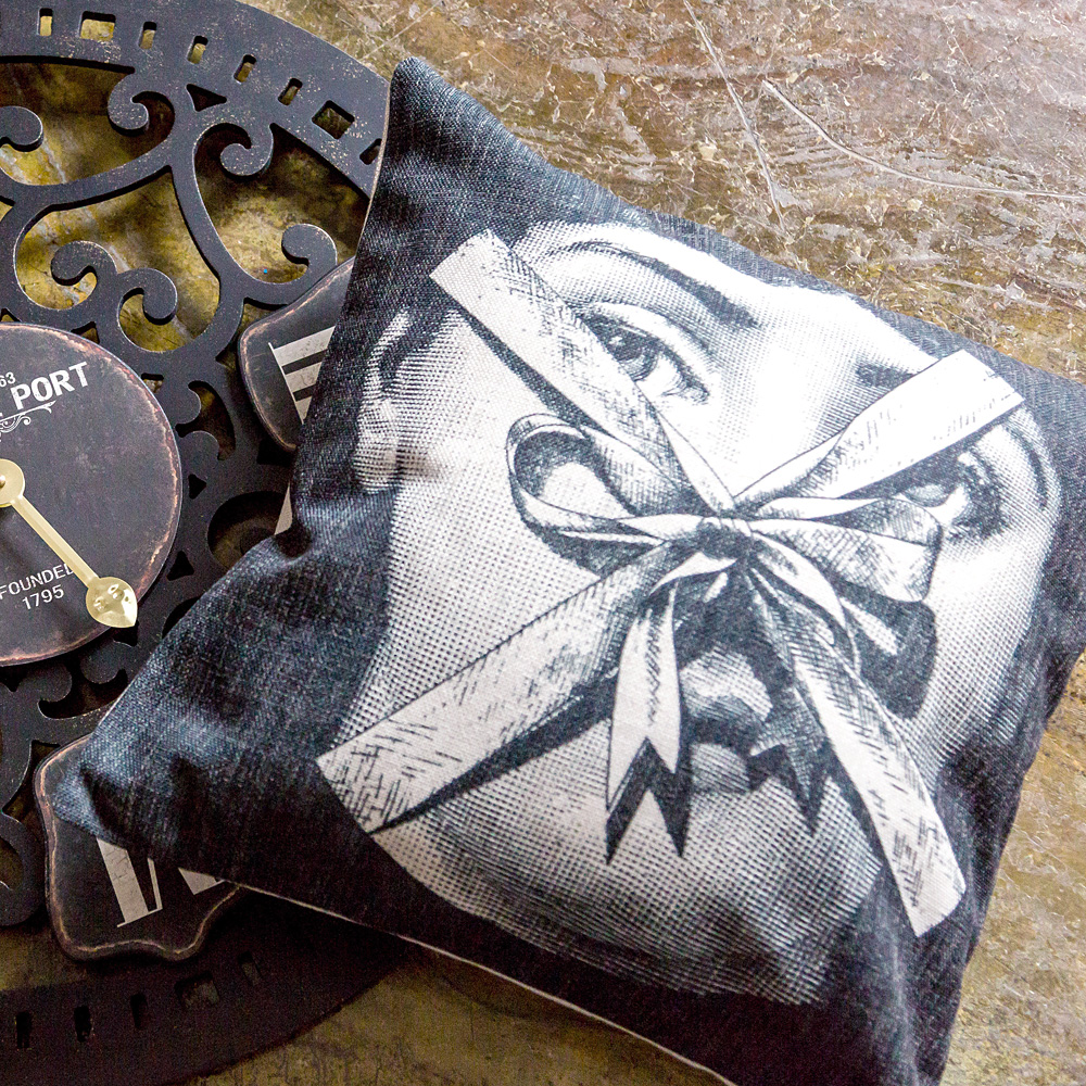 211106 Арт-подушка «Лина», версия «Презент» Object Desire  - Вид №1