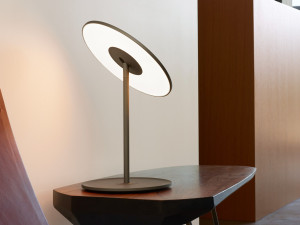 Алюминиевая светодиодная настольная лампа с USB-разъемом