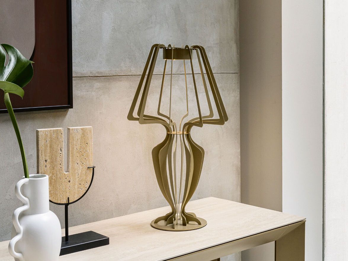 Окрашенная металлическая настольная лампа RIFLESSI Allegra ARCH-00008947