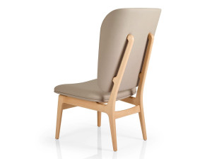 Кожаное кресло с подголовником