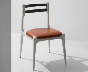 Дубовый стул с мягким сиденьем