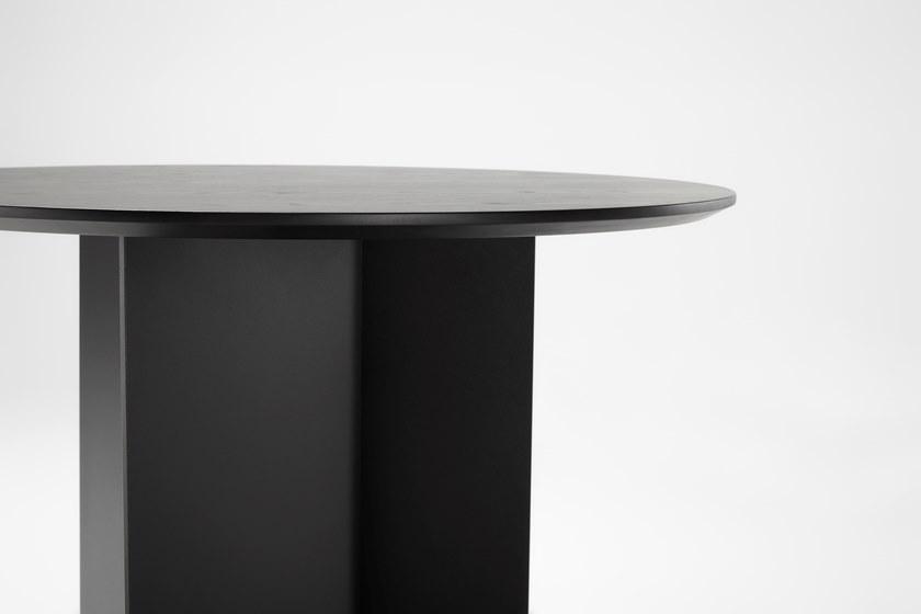 Ross Gardam Круглый стол из алюминия и столешница из мореного дуба Breeze Br01 - Вид №3