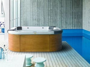 Jacuzzi® Надземная гидромассажная ванна на 4 места Italian design