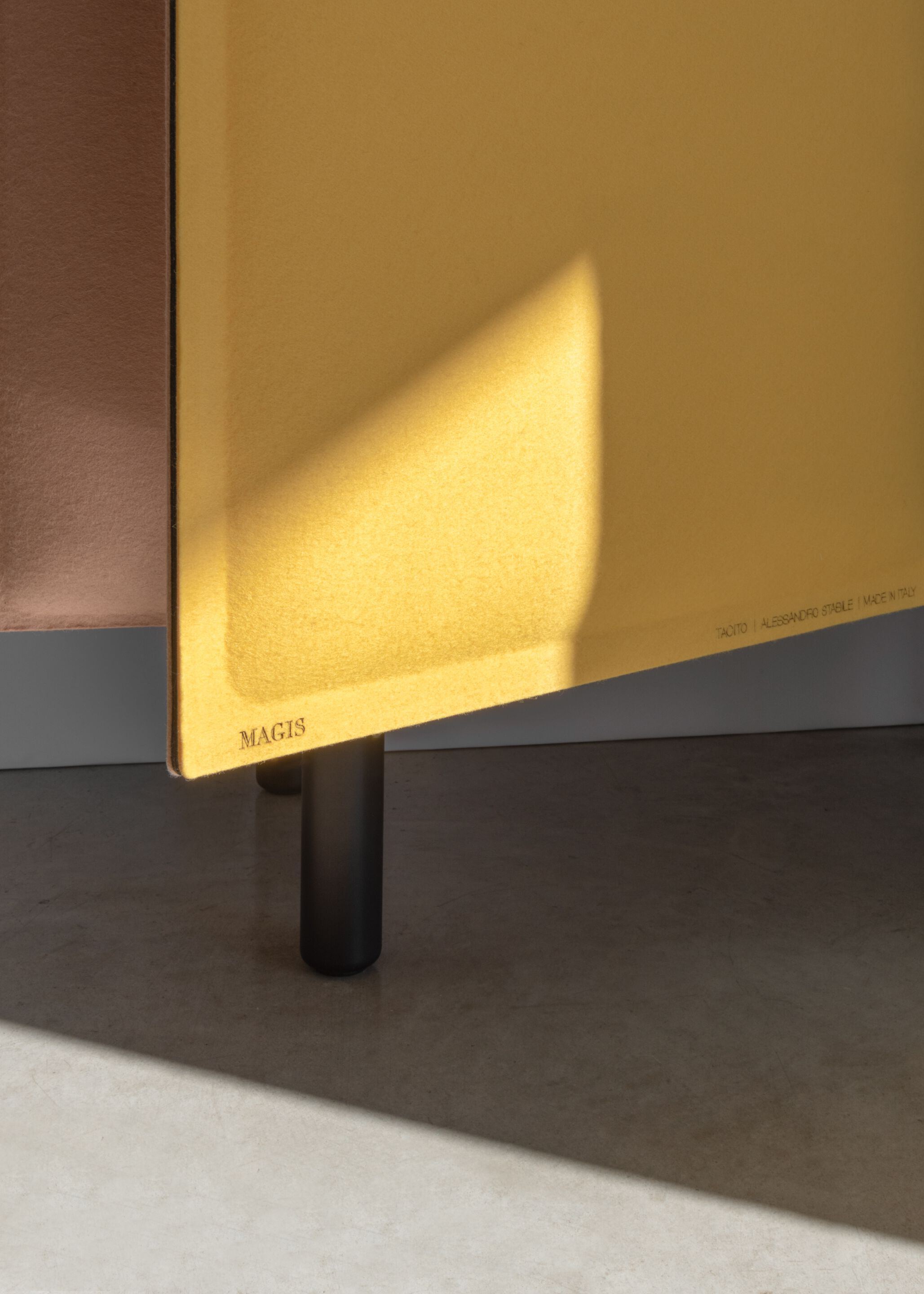 Шкаф с распашными дверцами из войлока Magis Tacito ARCH-00003436 - Вид №9