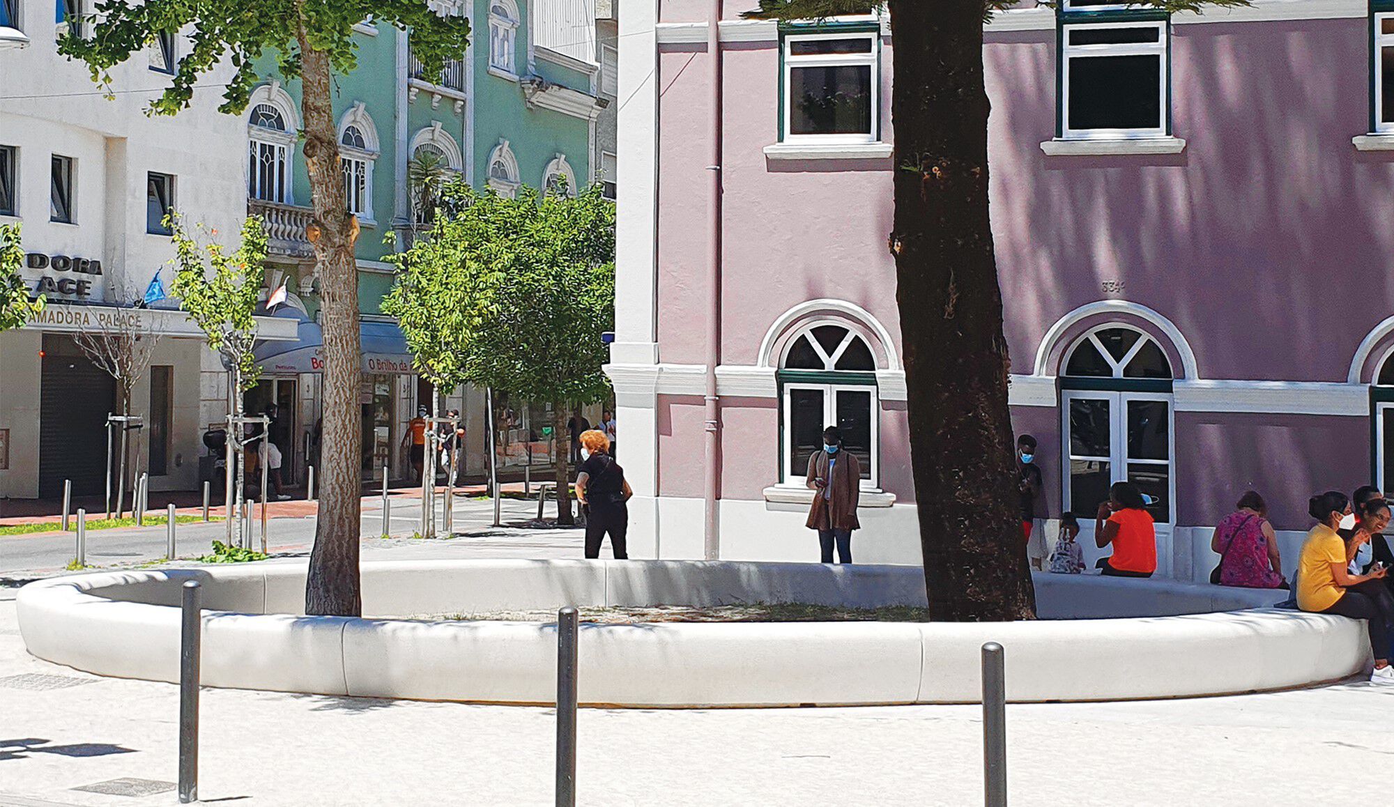 Изогнутая бетонная скамья без спинки amop продолговатый ARCH-00039720 - Вид №1