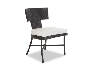 Садовый стул из смолы