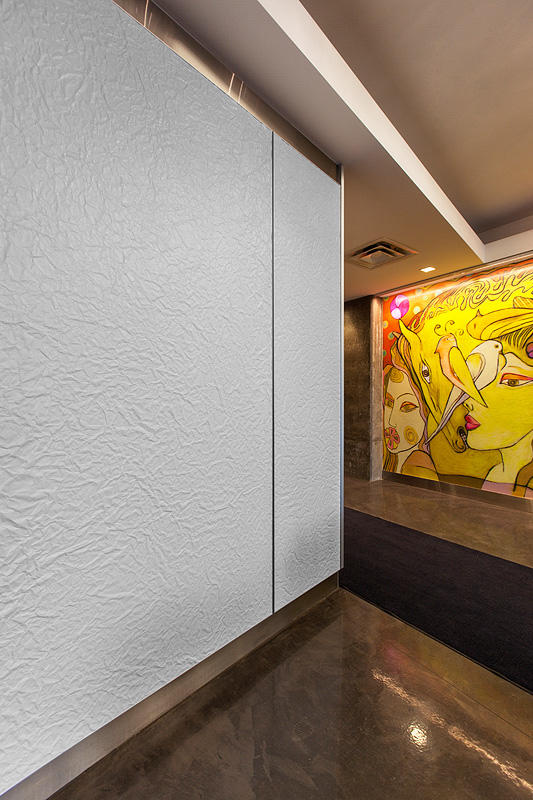 FSRT660 Система облицовки стен Levele с плавающими панелями из нержавеющей стали с отделкой из каймового камня в Кэссиди Терли, Сан-Хосе, Калифорния Forms-surfaces  - Вид №10