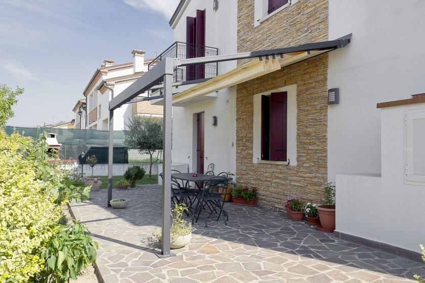 L'Officina by Adami Пергола с несъемным навесом с каналом для сбора воды sun-id-1483790 - Вид №6